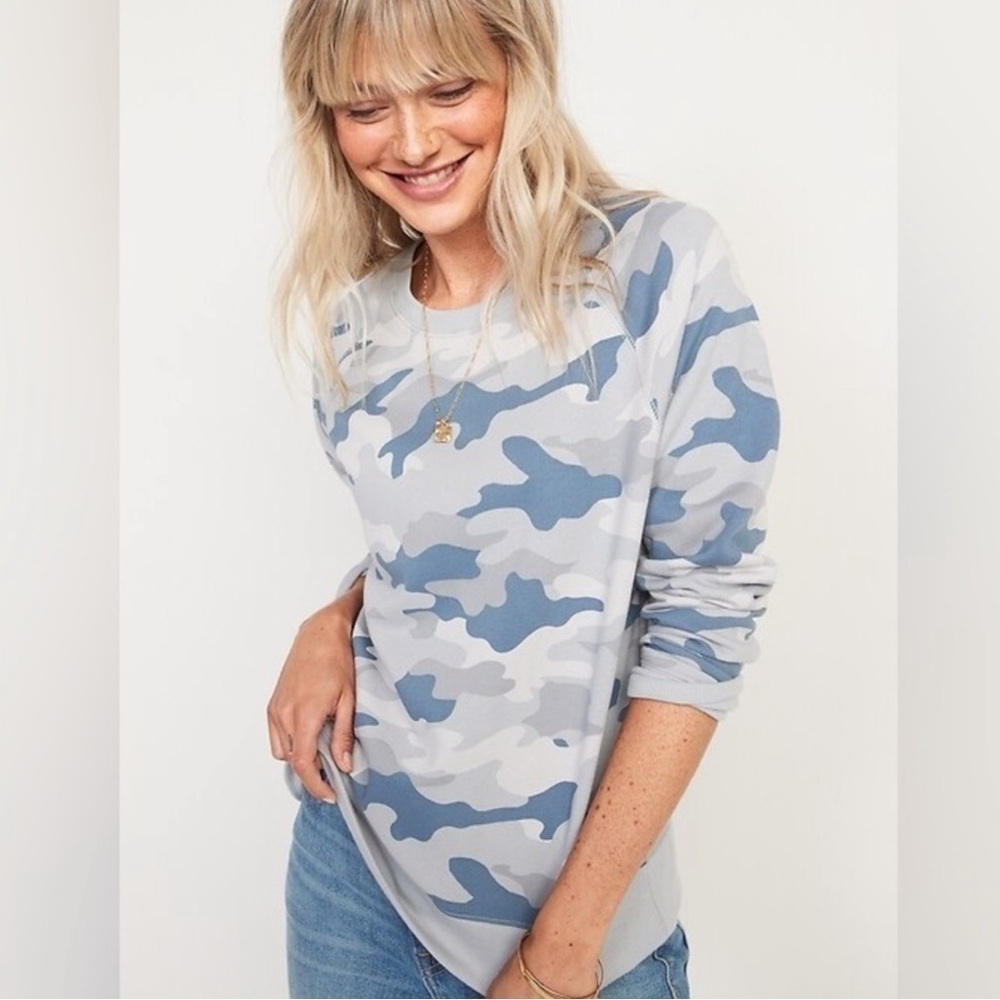 NWT! Old Navy Blue Camo Relaxed Vintage Crew-Neck Sweatshirt - Medium 🔥
